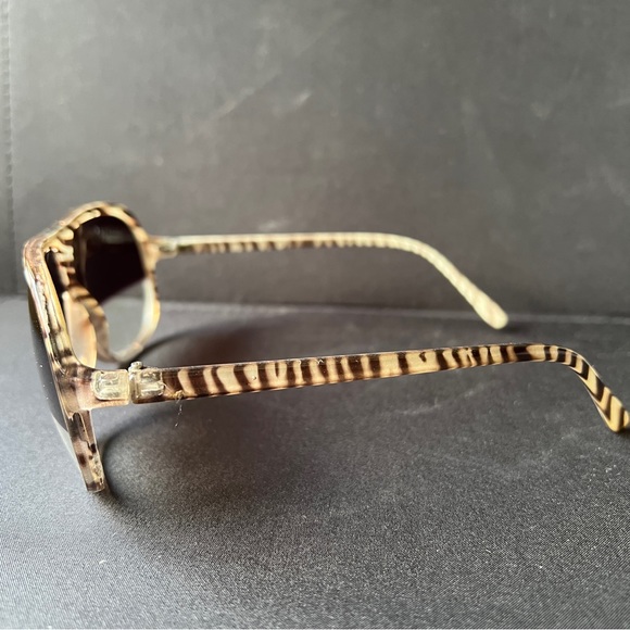 🕶️ Retro Aviator Sunglasses | Designer-Inspired | Half Tint | Unisex - Picture 4 of 7